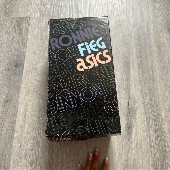 Kith x ASICS Ronnie Fieg gel lyte iii in helium - Picture 9 of 11